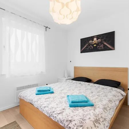 White Apartman